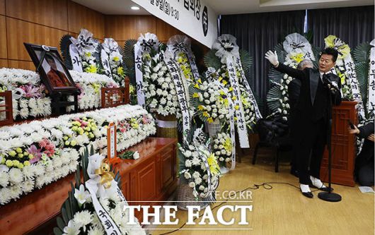 더팩트