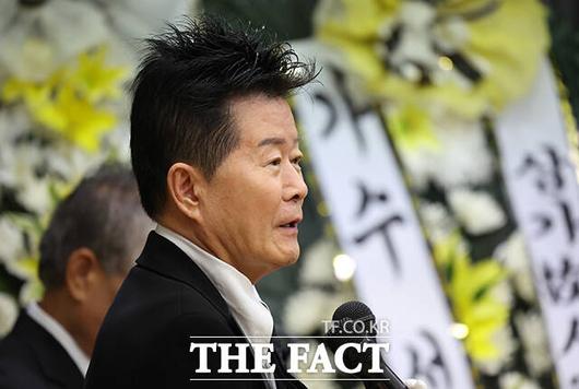 더팩트
