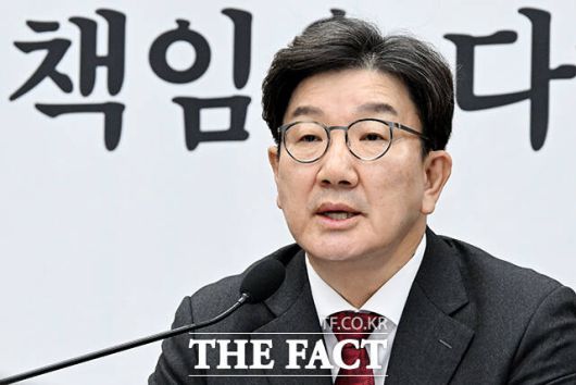더팩트
