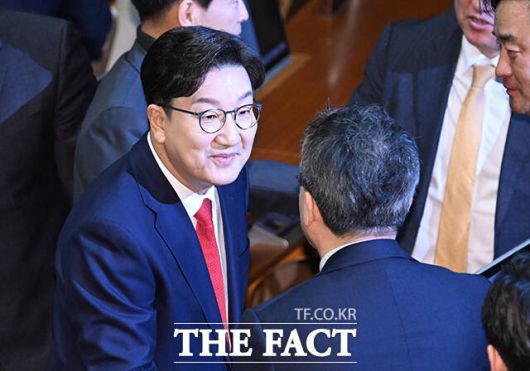 권성동 국민의힘 원내대표가 13일 더불어민주당 등 야6당이 발의한 '명태균 특검법'을 두고 "여당의 목숨줄을 노리는 '자객 특검'"이라고 강하게 반발했다./국회=박헌우 기자