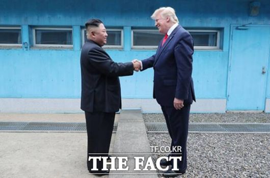 더팩트