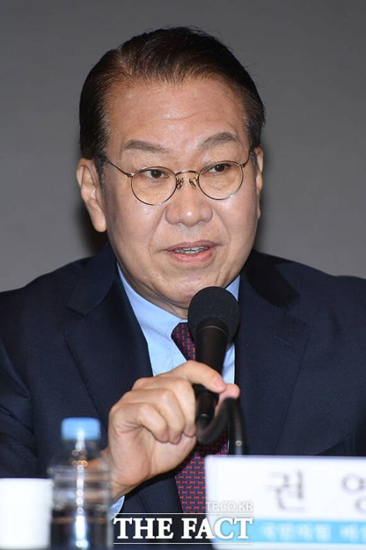 더팩트