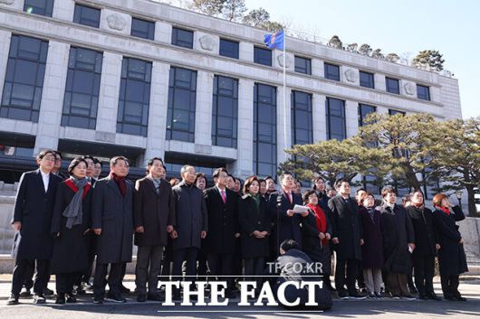 더팩트