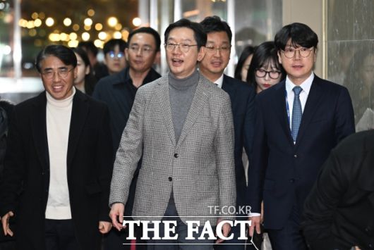 김경수 전 경남지사도 SNS에 "민주당의 정체성을 하루아침에 바꿀 수는 없다"는 글을 올리고 이 대표를 비판했다. /박헌우 기자