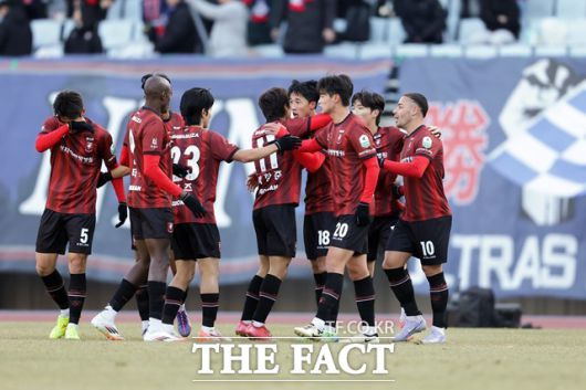 개막전부터 강한 화력을 보여주고 있는 부천./K리그