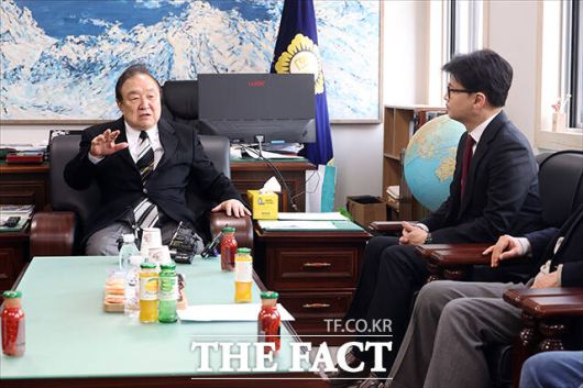 발언하는 정대철 헌정회장.