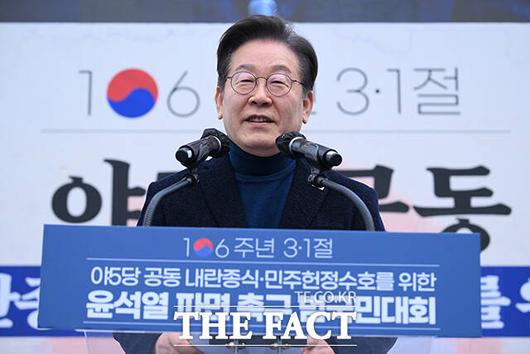 윤석열 대통령의 석방이 야권 결집을 불러오면서 이재명 더불어민주당 대표에게 반사이익이 돌아갔다는 분석이 제기된다. /박헌우 기자
