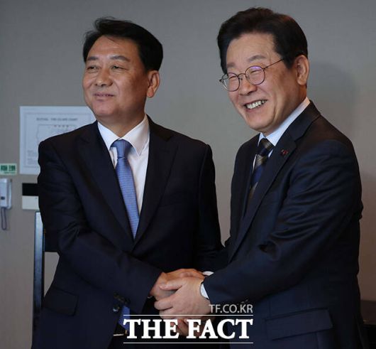 더팩트