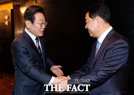 더팩트