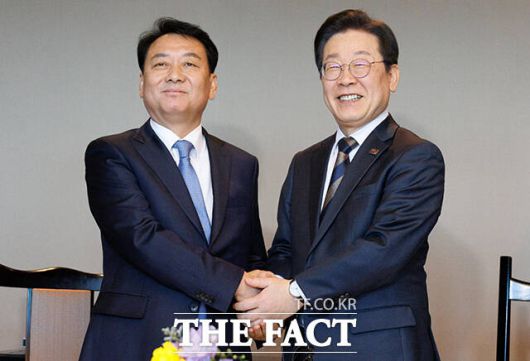 더팩트