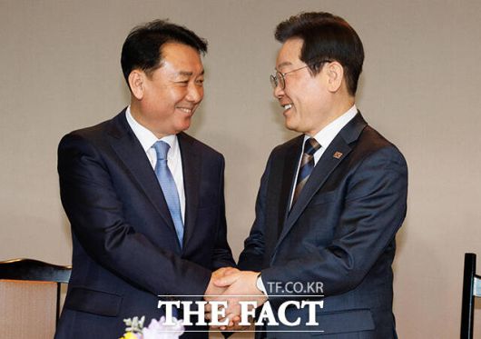 더팩트