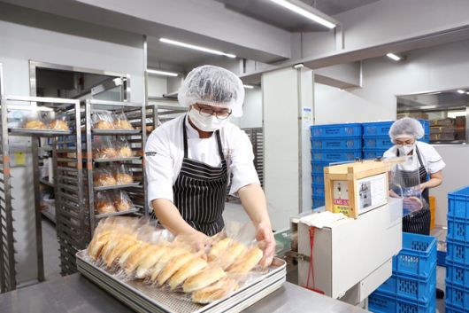 한국앤컴퍼니는 장애인 표준사업장인 '한국동그라미파트너스'가 올해 창립 10주년을 맞았다고 14일 밝혔다. /한국앤컴퍼니