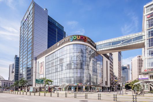 롯데백화점이 오는 4월부터 본점 영플라자 전면 개보수 공사에 돌입한다. /롯데백화점