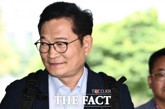 불법 정치자금 수수 혐의 등으로 재판에 넘겨진 송영길 소나무당 대표(전 더불어민주당 대표)와 검찰이 1심에서 위법수집증거로 판단된 이른바 '이정근 녹취파일'을 두고 공방을 벌였다. /박헌우 기자