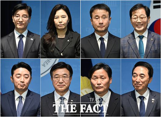 이해식 전 수석대변인과 강유정 현 원내대변인, 한병도 의원, 윤후덕 의원, 박수현 전 청와대 국민소통수석, 김영진 전 민주당 사무총장, 윤호중 전 더불어민주당 원내대표, 강훈식 의원(왼쪽 위부터 시계방향)이 11일 오전 서울 여의도 국회에서 소통관에서 열린 이재명 전 대표의 비전 및 캠프 인선 발표에 참석하고 있다.