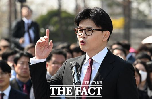 한동훈 전 국민의힘 대표가 10일 오후 서울 여의도 국회에서 대통령선거 출마 선언을 하는 모습. /박헌우 기자