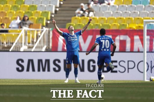 수원삼성의 공격력을 이끌고 있는 일류첸코./K리그