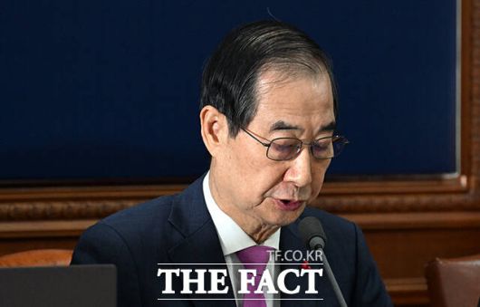 한 권한대행은 지난 14~16일 국회 대정부질문에 불참한 채 광주 기아차 공장과 울산 조선업체를 찾았다. 진보·보수세가 두드러진 지역을 차례로 방문한 만큼 대권을 염두에 뒀다는 해석이 나왔지만 모두 무색해진 셈이다. /임영무 기자
