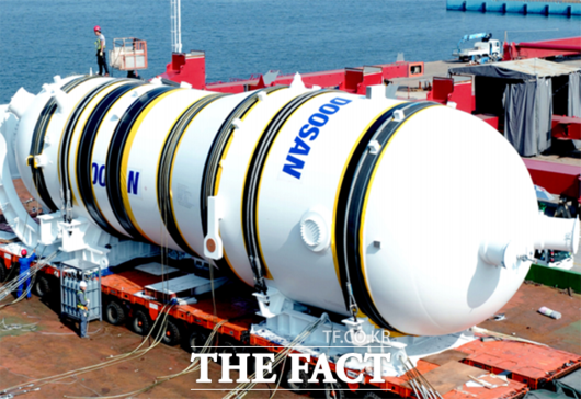 이재명 더불어민주당 대선 경선 후보가 산업 분야 공약을 속속들이 발표하면서 에너지 분야 정책에도 이목이 집중되고 있다. 두산에너빌리티가 제작한 대형원전 주기기가 배 위에 배치되어 있다. /두산에너빌리티