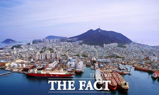 한미 2+2 회의와 통상 관련 양국의 실무 협의에서 미국은 조선·에너지 분야 협력 의제를, 우리는 업종별 관세 관련 의제를 내놓을 것으로 전망된다. HJ중공업 영도조선소 전경./ HJ중공업