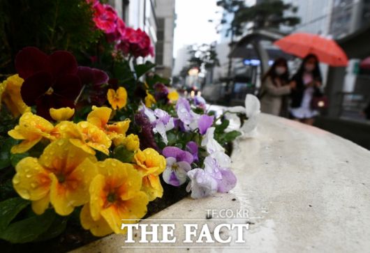 5일은 전국이 흐리고 오후부터 곳곳에 비가 내리겠다. /더팩트 DB