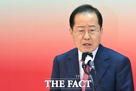 홍준표 전 대구시장이 5일 "인생 3막 구상을 위해 지인이 있는 미국에 잠시 다녀오겠다"고 밝혔다. /박헌우 기자