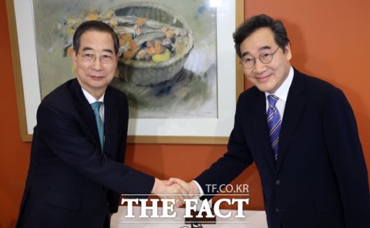 국민의힘 지도부가 6일 전 당원 투표와 비대위원장 사퇴 등 김 후보를 향한 압박 수위를 높이는 사이, 한 후보는 이낙연 새미래민주당 상임고문과 만나 예정된 빅텐트 행보를 이어갔다. /임영무 기자(현장풀)