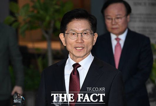 국민의힘은 이날 김 후보와 한 후보 간 단일화가 무산된 직후 두 후보의 단일화가 필요하다는 의견이 82.82%라는 당원 여론조사 결과를 발표했다. 김 후보를 향한 단일화 압박 수위를 거듭 높인 셈이다. /박헌우 기