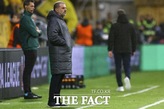 UEL 우승으로 올 시즌 부진을 만회하려는 토트넘의 안지 포스테코글루 감독./보되=AP뉴시스