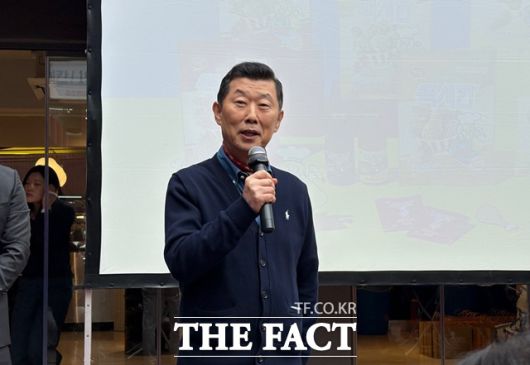 김홍국 하림 회장은 "맥시칸 하면 양념통닭, 하림하면 닭고기"라며 "옛날 맥시칸을 회상하면서 새롭게 브랜드를 론칭했다"고 말했다. /문화영 기자