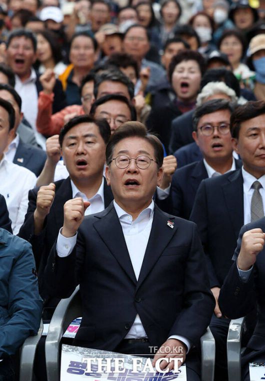 5.18 광주민주화운동 45주기 전야제 참석한 이 후보. /광주=뉴시스