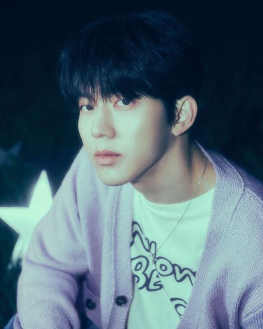 데이식스 도운은 지난해 10월 "어떻게 해야 개인적으로 더 건강하게 잘 할 수 있을지 고민하고 있다"며 팬 소통 플랫폼 사용을 일시 중단하겠다고 알렸다. /JYP엔터