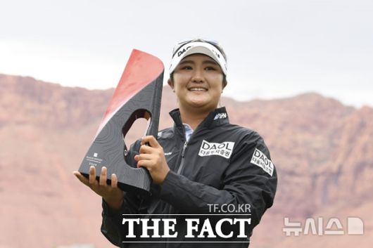 창설 첫 대회인 블랙데저트챔피언십에서 우승한 유해란. 롤렉스 랭킹 5위로 한국선수 중 가장 순위가 높으며 이번 US여자오픈도 기대가 되는 선수다./뉴시스