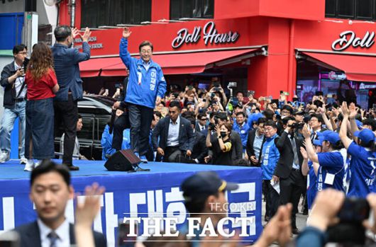 이재명 후보는 이날 유세마다 정치적 억압의 상징으로 조봉암 선생을 소환했다. 남동구 구월동 로데오광장 유세에서는 조봉암 선생의 농지개혁과 정치적 성장 과정을 소개하며 그의 죽음을 현대 정치사의 비극으로 꼽았다. /이새롬 기자