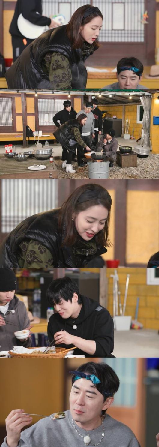 '가는정 오는정 이민정' 2회에서는 이민정이 멤버들을 위해 저녁 식사를 준비하는 모습 등이 그려진다. /KBS2