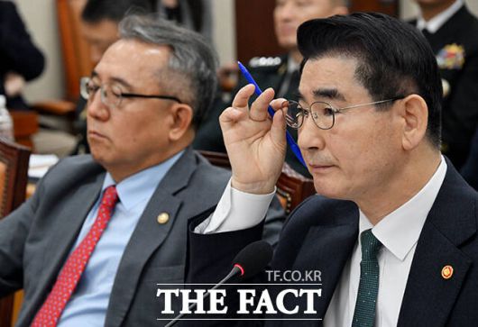 '12·3 비상계엄' 사태 핵심 김용현 전 국방부 장관 등 고위급 관계자들의 형사재판이 비공개 진행을 두고 검찰과 변호인단이 법정 공방을 벌였다./더팩트 DB