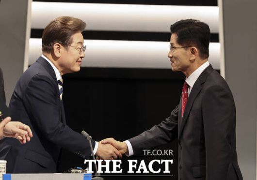 이 후보는 "지금은 내란을 극복하는 게 더 중요하다"며 "국민들이 이 나라 운명을 두고 판단하는 시점인데 불필요하게 그런 논쟁을 만드는 건 바람직하지 않다"고 강조했다. /국회사진기자단