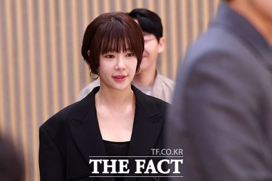 배우 황정음이 소속사 와이원엔터테인먼트를 통해 이혼 소송이 완료된 사실을 밝혔다. /더팩트 DB