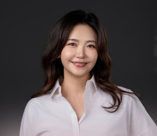 이씨는 결혼 7년만인 2022년 이혼한 뒤 사업에만 전념하다 지금의 아내 임성언(사진)을 만났고, 처음 만난 지 1년여만에 지난 17일 결혼식을 올렸다. /임성언 SNS