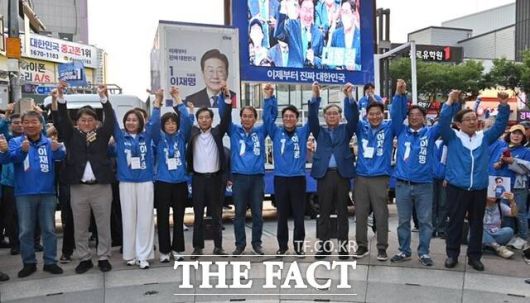 김민석 의원, 허은아 전 개혁신당 대표 등은 27일 대구 동성로에서 집중유세를 벌였다. /민주당 대구시당