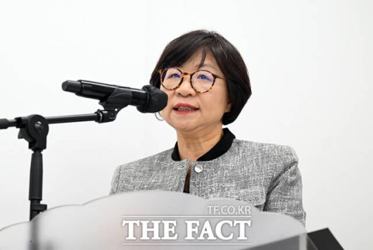 최은주 서울시립미술관장이 28일 서울 도봉구 마들로 서울시립 사진미술관에서 열린 개관 기자간담회에서 인사말을 하고 있다.