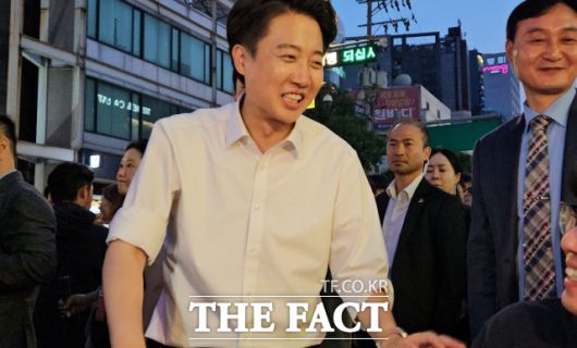 이준석 개혁신당 대선 후보가 지난 27일 대선 마지막 TV토론에서 '여성 신체 부위' 발언을 한 이후 유세 현장에서는 싸늘하게 식은 민심이 표출됐다. /종로=서다빈 기자