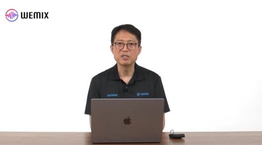 김석환 위믹스재단 대표가 전날 투자자 대상 기자 간담회에서 발언하고 있다. /유튜브 채널 '위믹스' 영상 캡쳐