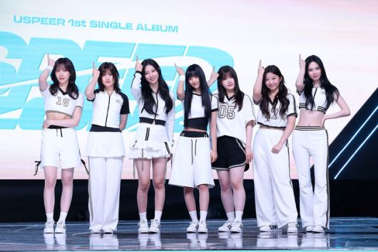 타이틀곡 'ZOOM'은 빠르게 질주하는 신스 베이스와 다이내믹한 비트가 돋보이는 일렉트로 힙합 장르의 곡이다. 파워풀한 보컬과 자신감 넘치는 래핑이 곡을 가득 채운다. /WM엔터