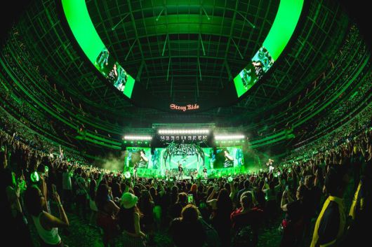 지난달 31일과 6월 1일 로스앤젤레스 소파이 스타디움 콘서트를 마친 스트레이키즈는 알링턴, 애틀랜타, 뉴욕, 워싱턴 등으로 열기를 이어간다. 사진은 소파이 스타디움 공연 모습. /JYP엔터