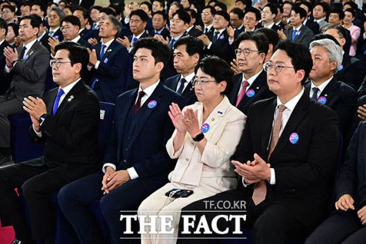 박찬대 더불어민주당 상임총괄선거대책위원장과 김용태 국민의힘 비상대책위원장, 김선민 조국혁신당 대표 권한대행, 천하람 개혁신당 원내대표(왼쪽부터).