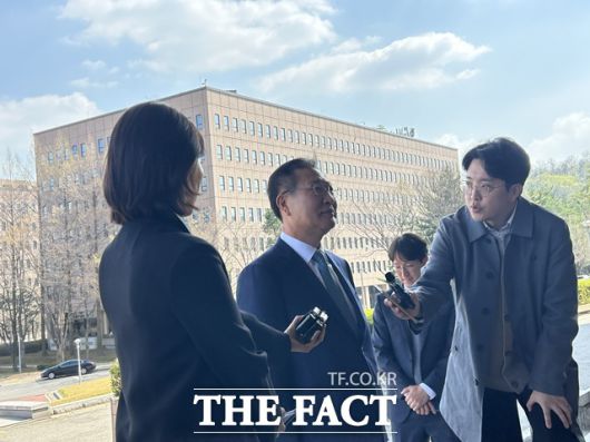 헌법재판소가 박성재 법무부 장관의 탄핵소추를 기각한 4월 10일 오후 박 장관이 정부과천청사 법무부로 출근했다. /김해인 기자