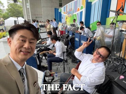 남희석은 "매주 방청객들과 호흡하고 교감하면서 어느순간 '일요일의 남자'로 업그레이드 되가고 있다는 착각에 빠져든다"면서 "편안하면서도 유쾌한 국민 MC 이미지를 차곡차곡 쌓아가겠다"고 말했다. /강일홍 기자