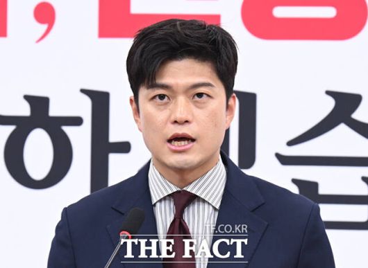 김용태 국민의힘 비상대책위원장이 13일 서울 여의도 국회에서 수원지법 대북송금 재판 관련 현안 기자회견을 하고 있다. /국회=이새롬 기자