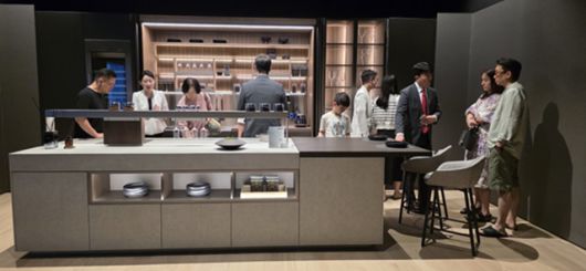 홍보관에서는 주방과 욕실 유닛에 적용된 하이엔드 마감재를 직접 감상할 수 있다. /HDC현대산업개발